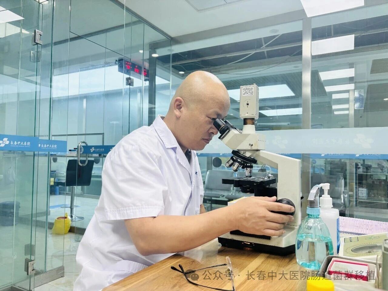 恩施土家族苗族自治州|高朋磊医师：左手男科临床，右手肠道菌群移植深入研究